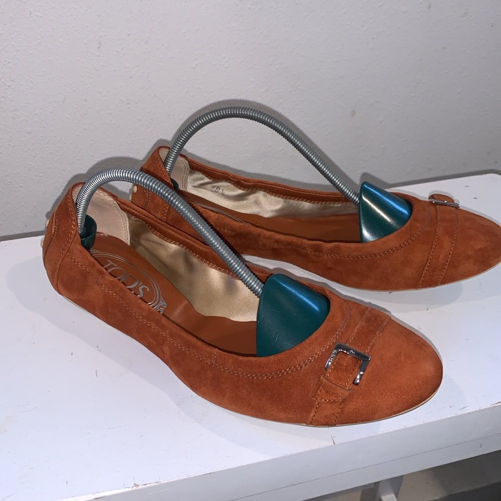 TODS BALLET SLIP ON LOAFERS ORANGEY/TAN SIZE 8.5